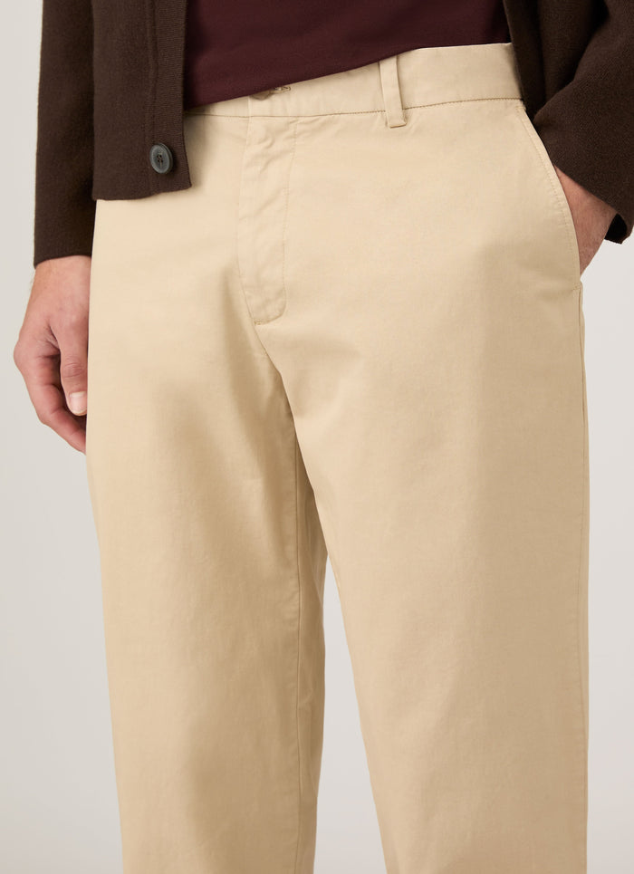 Men's Regular Fit Chino in Light Stone