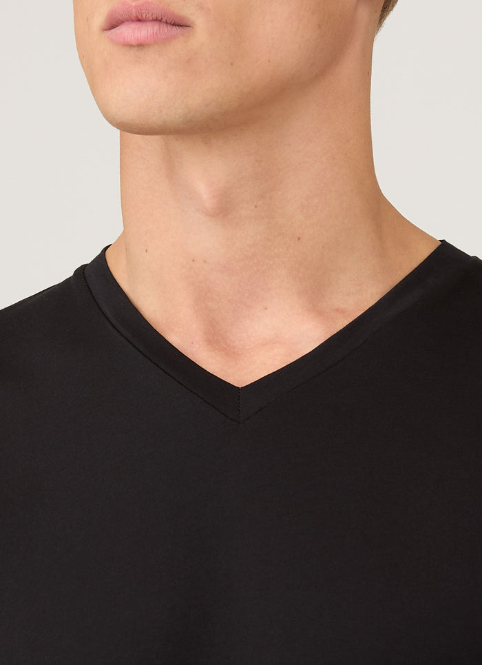 Men's Riviera V-neck T-shirt in Black