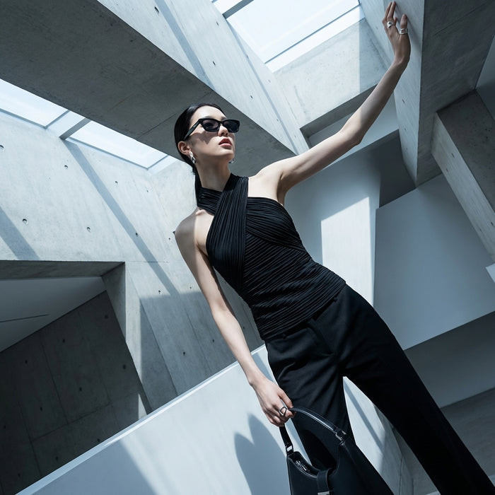 Débardeur plissé noir slim fit, col licou, épaules dénudées - Koreanxwear
