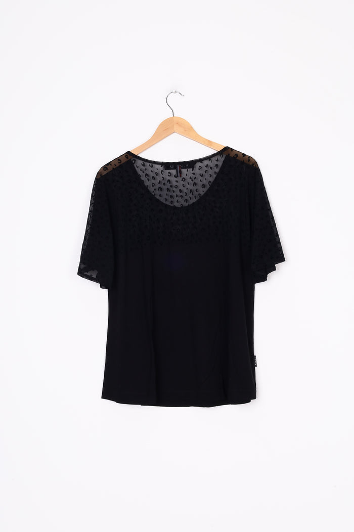World Womens Black T-shirt Size L