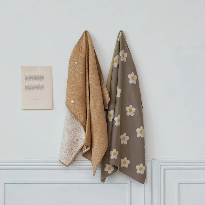 Flower Knit Baby Blanket - Madison's Niche