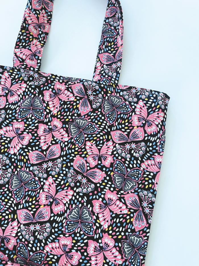 Medium size tote / shopping bag