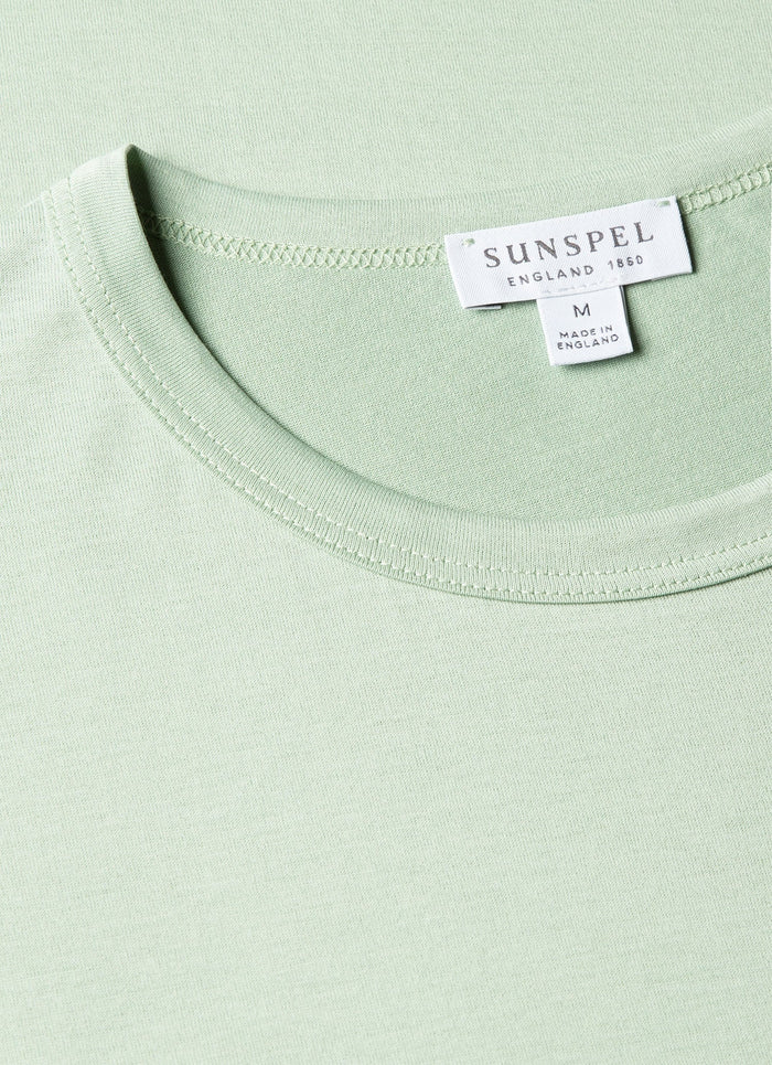 Men's Classic T-shirt in Laurel