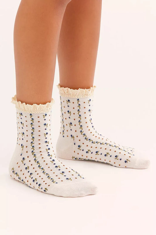 Rosebud Waffle Knit Ankle Socks in Ivory - Madison's Niche