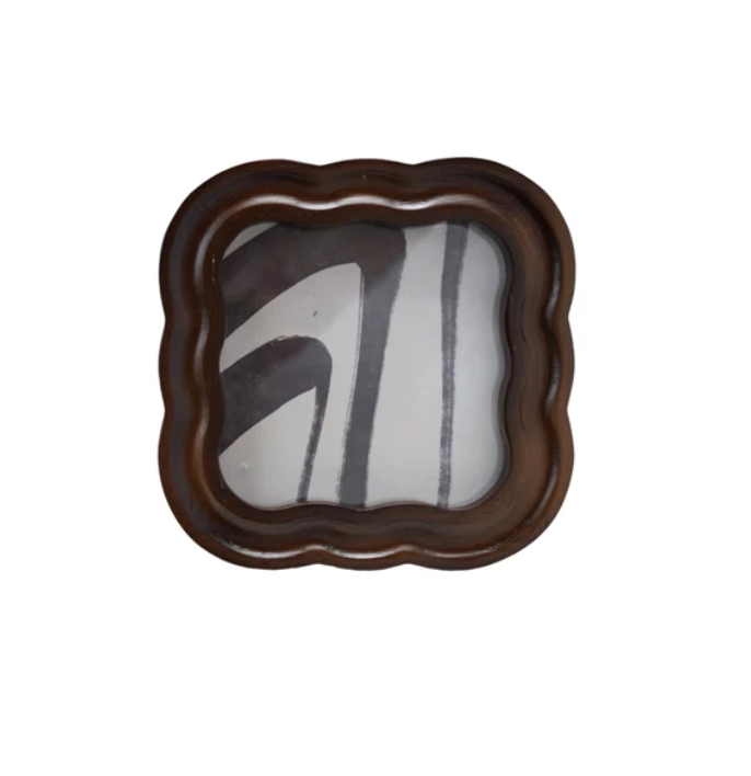 Scalloped 4x4 Frame - Madison's Niche