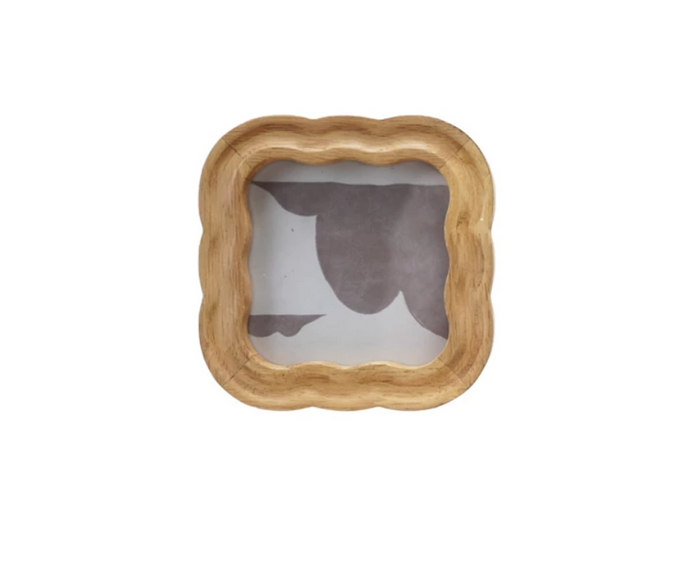 Scalloped 4x4 Frame - Madison's Niche
