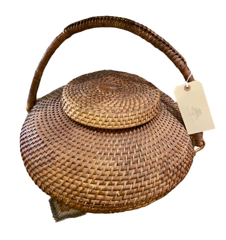 Sea Grass Lidded Basket with Handle.