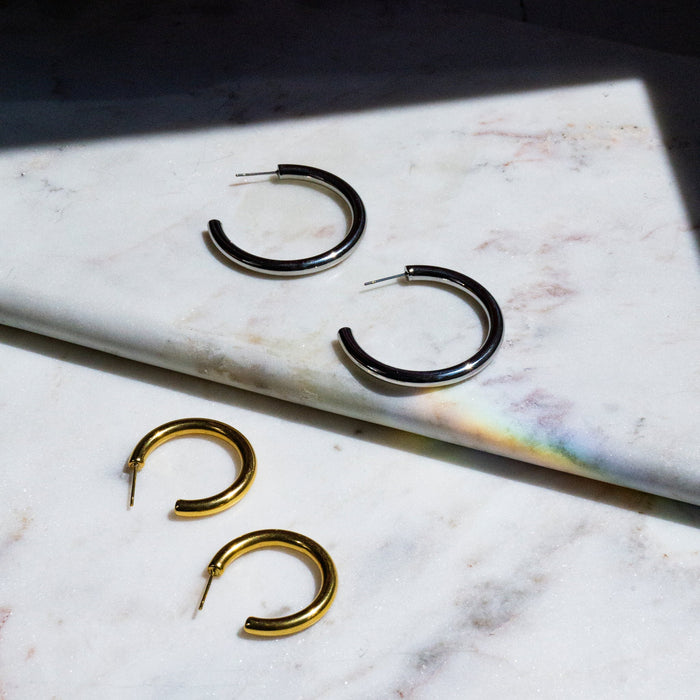 Stainless Hollow Hoop in Silver - Madison's Niche