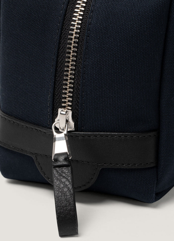 Washbag in Navy