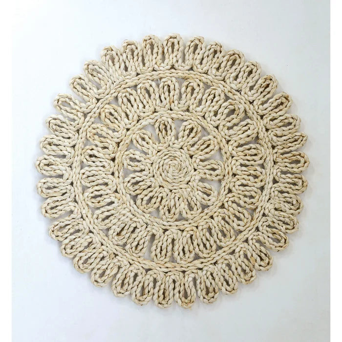 Woven Straw Placement - Madison's Niche